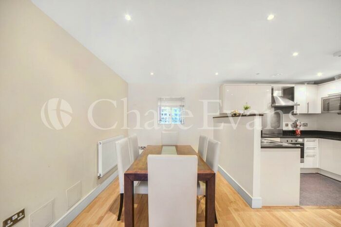 3 Bedroom Flat To Rent In Indescon Square, Canary Wharf, London, E14