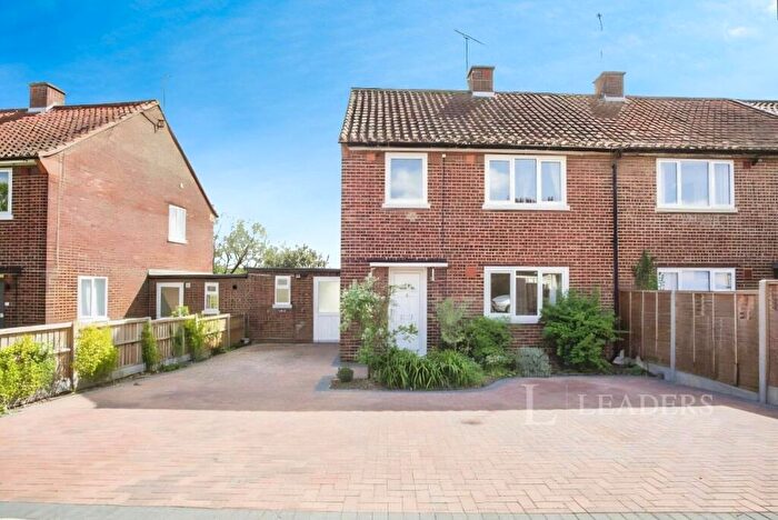 3 Bedroom End Of Terrace House For Sale In Trumpington Drive, St. Albans, Hertfordshire, AL1