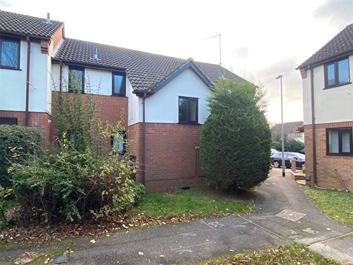 1 Bedroom Apartment For Sale In Woodpecker Way, Northampton, Northamptonshire, NN4