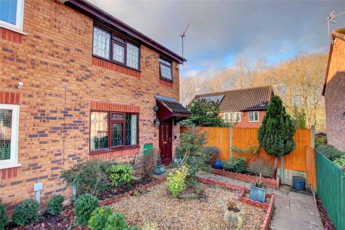 3 Bedroom Semi-Detached House For Sale In Coppice Close, Droitwich, Worcestershire, WR9