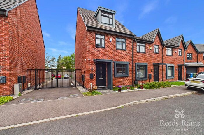 3 Bedroom End Of Terrace House For Sale In Arnfield Road, Audenshaw, Manchester, Greater Manchester, M34