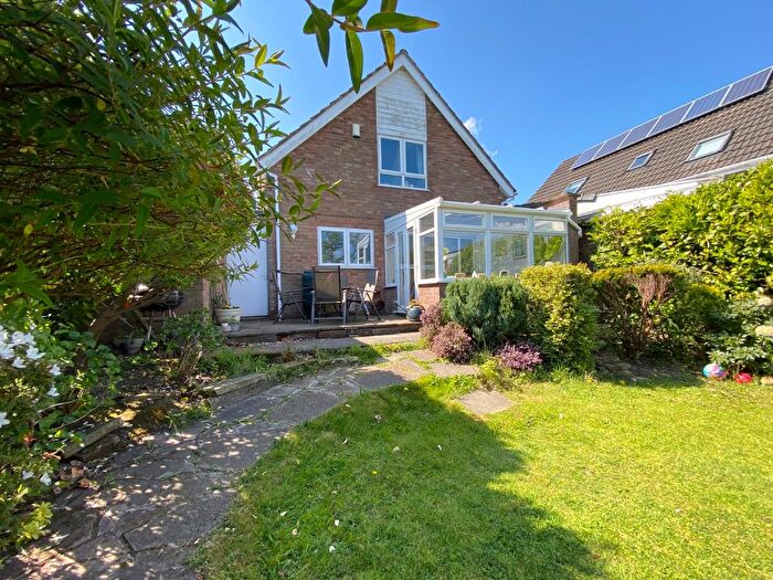 3 Bedroom Link Detached House For Sale In Constable Drive, Marple Bridge, Stockport, SK6