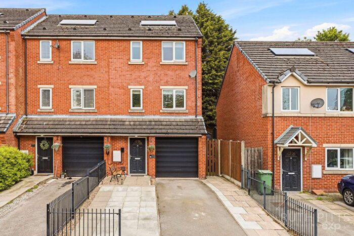 3 Bedroom Town House For Sale In Ryder Mews, Hemsworth, WF9