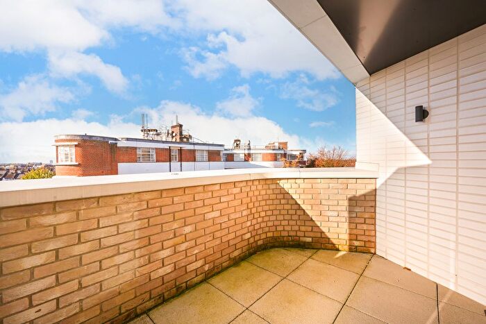 1 Bedroom Flat To Rent In Clifton Mansions, Park Avenue, NW2