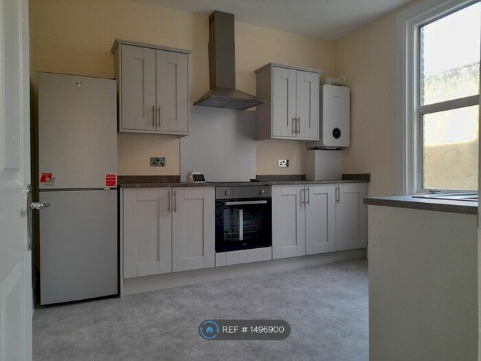 1 Bedroom Flat To Rent In Lynchford Road, Farnborough, GU14