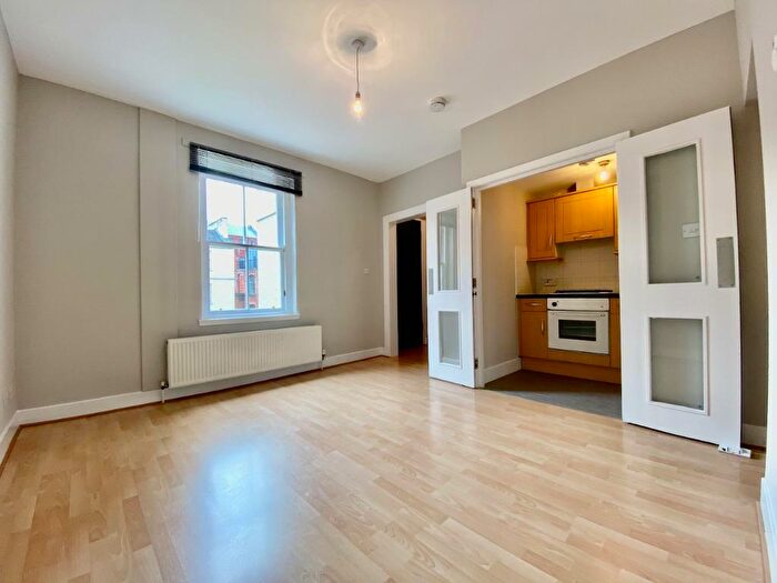 1 Bedroom Flat To Rent In Patriothall, Stockbridge, Edinburgh, EH3