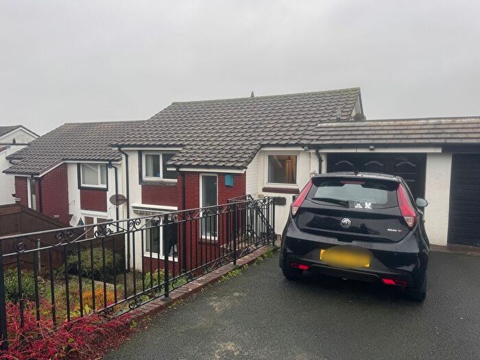 4 Bedroom Link Detached House For Sale In Forder Heights, Crownhill, PL6