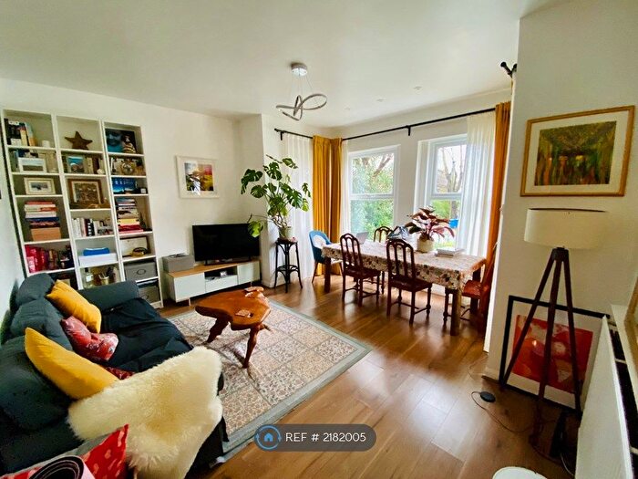 3 Bedroom Flat To Rent In Sydenham Avenue, London, SE26