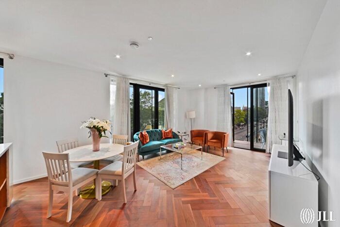 2 Bedroom Flat To Rent In Embassy Gardens, London, SW11