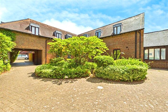 1 Bedroom Apartment For Sale In Mitford Close, Three Mile Cross, Reading, Berkshire, RG7