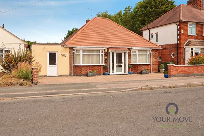 2 Bedroom Bungalow For Sale In Grange Drive, Glen Parva, Leicester, Leicestershire, LE2