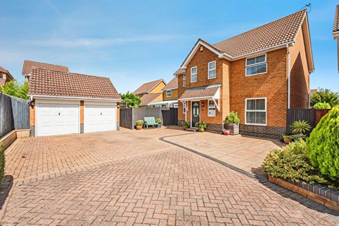 4 Bedroom Detached House For Sale In Mendip Avenue, Eastbourne, BN23