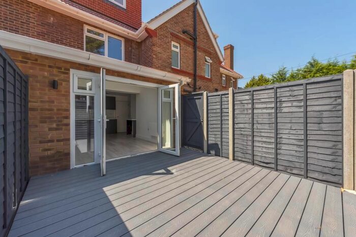 2 Bedroom Flat To Rent In Charles Road, Staines, TW18