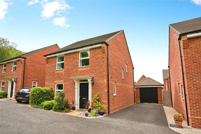 4 Bedroom Detached House For Sale In Squirrel Close, Newport, Isle Of Wight, PO30