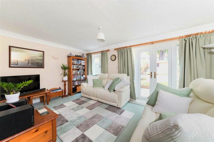 3 Bedroom Semi-Detached House For Sale In Dorchester-on-Thames, South Oxfordshire, OX10
