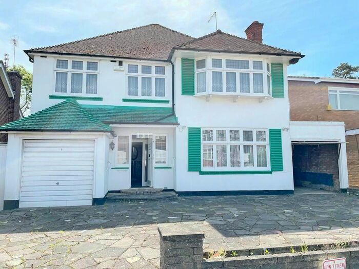 5 Bedroom Detached House To Rent In Dalkeith Grove, Stanmore, HA7