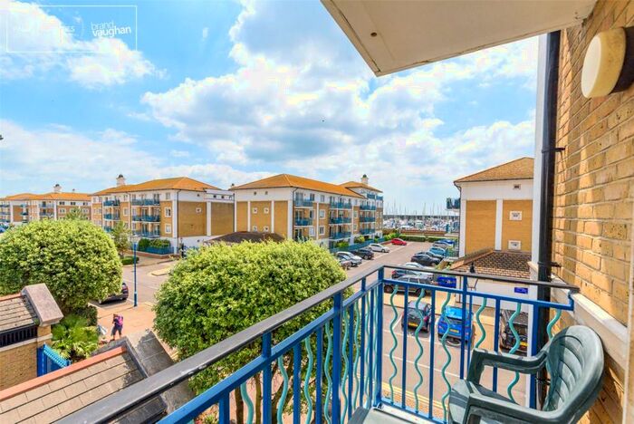 2 Bedroom Flat To Rent In Victory Mews, The Strand, Brighton, BN2