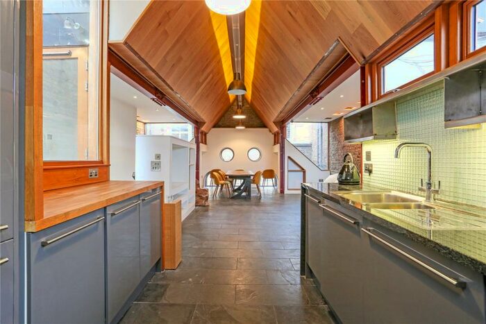 3 Bedroom Apartment To Rent In Ragged House, Vine Hill, London, EC1R