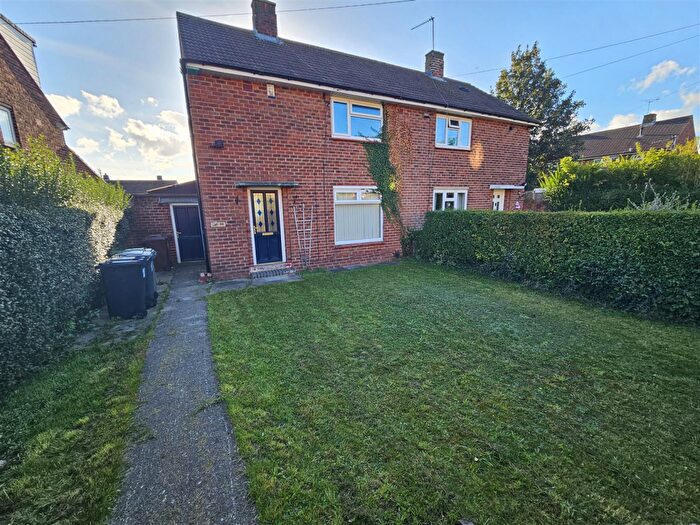 3 Bedroom Semi-Detached House For Sale In Laughton Way North, Lincoln, LN2