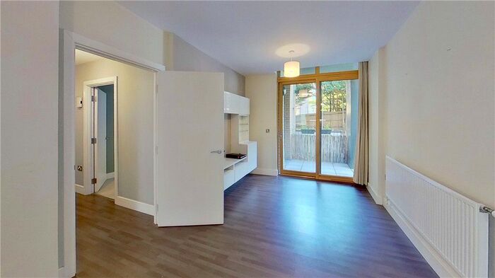 2 Bedroom Flat To Rent In Leeward Court -, Yeoman Street, London, SE8