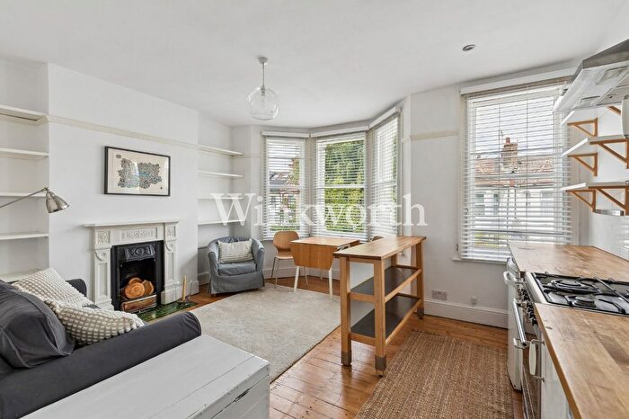 2 Bedroom Flat To Rent In Rutland Gardens, London, N4