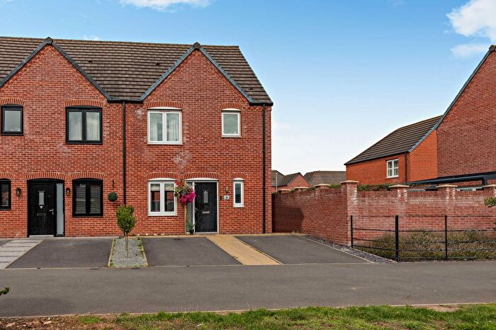 3 Bedroom Semi-Detached House For Sale In Chanterelle Walk, Chesterfield, S43