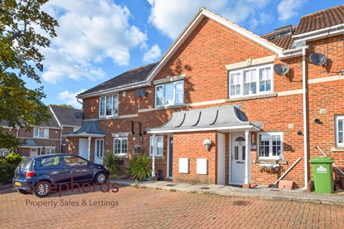 3 Bedroom Terraced House For Sale In Rogers Close, West Cheshunt, EN7
