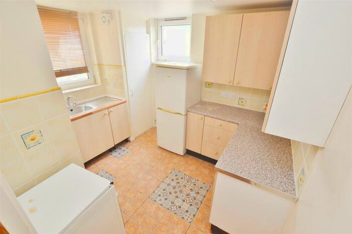 1 Bedroom Flat To Rent In Robert Street, Royal Docks, London, E16