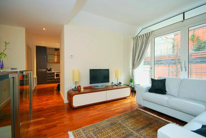 2 Bedroom Maisonette To Rent In Palace Street, Westminster, London, SW1E