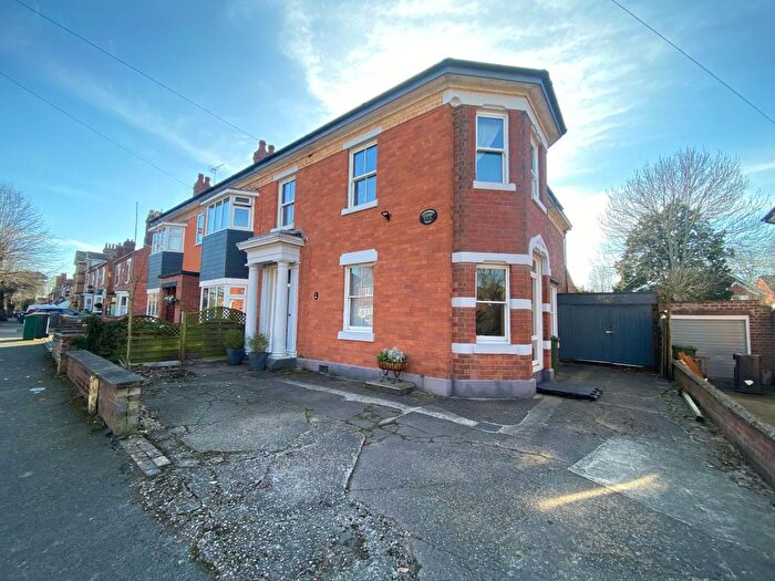 5 Bedroom Property To Rent In Shrubbery Street, Kidderminster, DY10