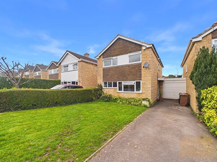 3 Bedroom Detached House For Sale In Oldbury Orchard, Churchdown, Gloucester, GL3