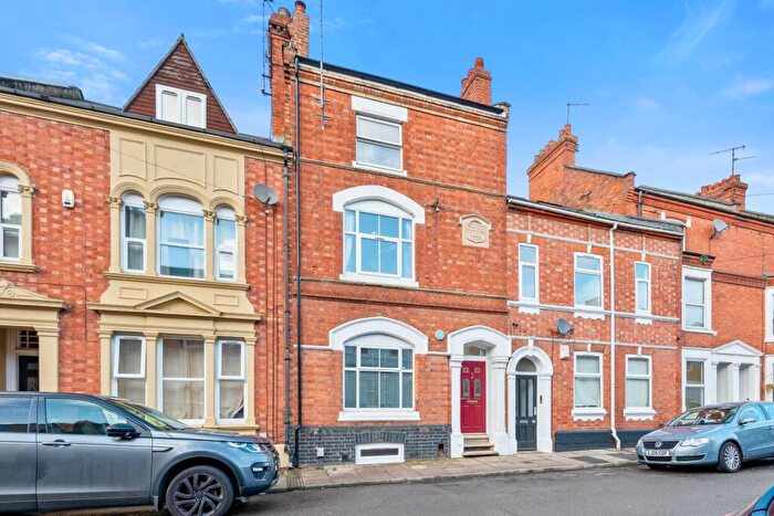 4 Bedroom Town House For Sale In Colwyn Road, The Mounts, Northampton, NN1