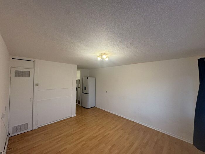 1 Bedroom Flat To Rent In Park Rise, London, SE23