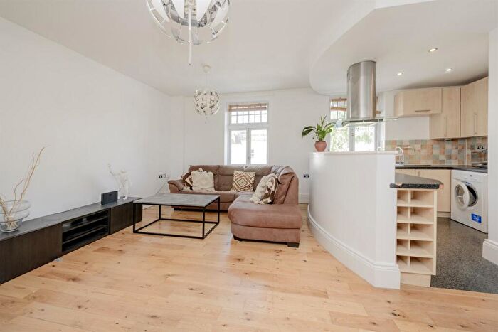 2 Bedroom Apartment To Rent In Mare Street, E8