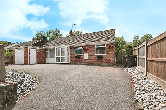 3 Bedroom Bungalow For Sale In Broadacre, Lydden, Dover, Kent, CT15