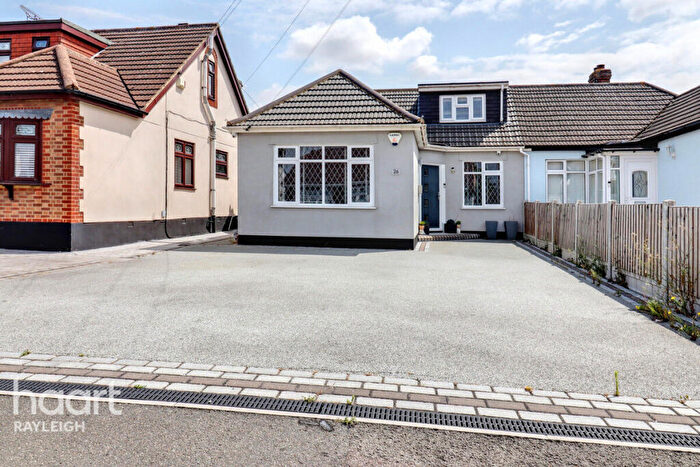 3 Bedroom Semi-Detached House For Sale In Triton Way, Benfleet, SS7
