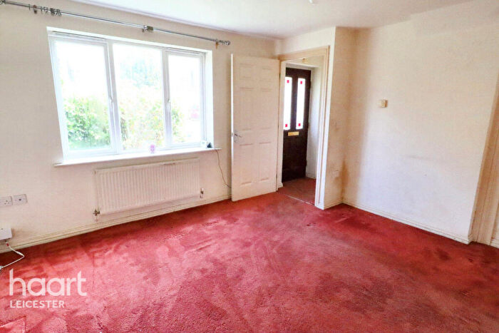 3 Bedroom End Of Terrace House For Sale In Bestwood Close, Leicester, LE3