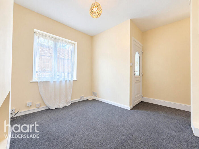 3 Bedroom Terraced House To Rent In Thorold Road, Chatham, ME5