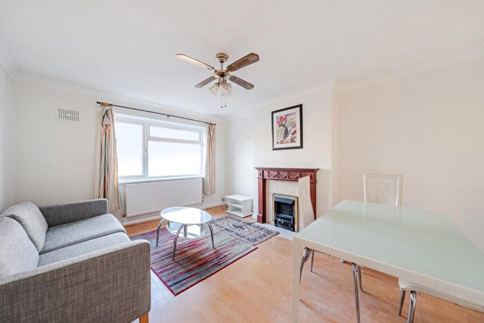2 Bedroom Flat To Rent In Christchurch Avenue, Kilburn, London, NW6