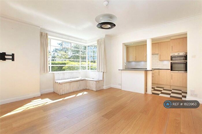 3 Bedroom Flat To Rent In Hightrees House, London, SW12