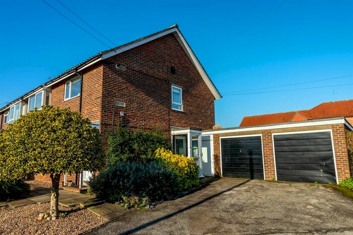 2 Bedroom Flat To Rent In Pasture Farm Close, Fulford, York, YO10