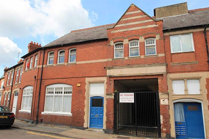 2 Bedroom Apartment To Rent In Windmill Road, Rushden, NN10