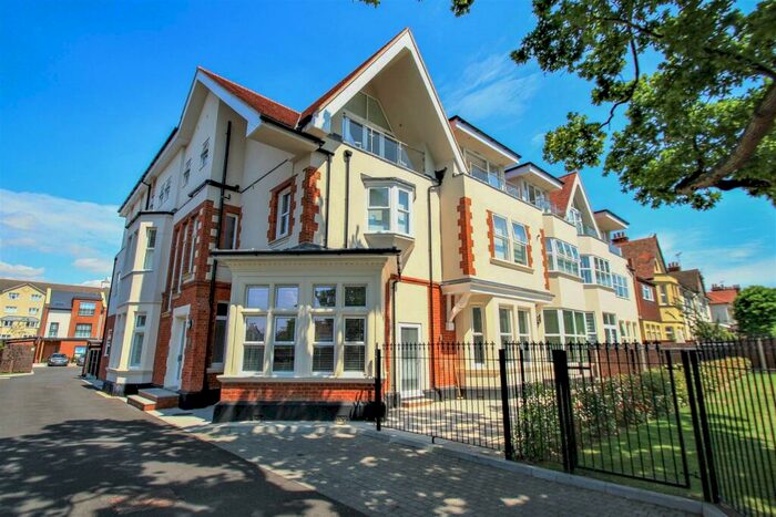 2 Bedroom Apartment To Rent In St. Hildas Mews, Westcliff-On-Sea, SS0