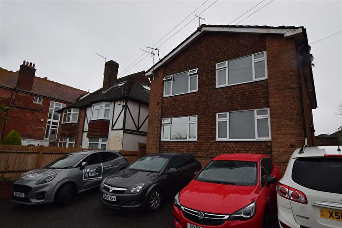 1 Bedroom Flat To Rent In Holliers Hill, Bexhill-On-Sea, TN40