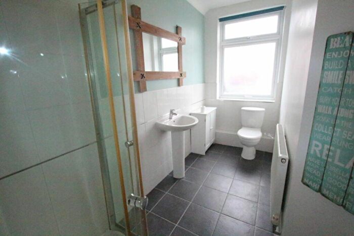 2 Bedroom End Of Terrace House To Rent In Market Street, Rugby, CV21