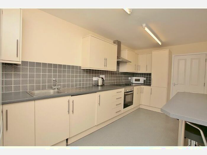 5 Bedroom Semi-Detached House To Rent In Cowley, Oxford, Oxfordshire, OX4