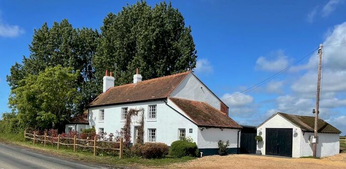 4 Bedroom Detached House To Rent In Selsey Road, Donnington, PO20