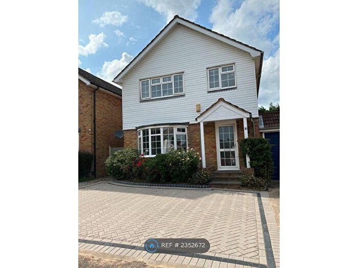 4 Bedroom Detached House To Rent In Rickards Close, Surbiton, KT6