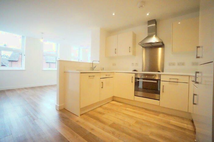 2 Bedroom Flat To Rent In Cheap Street, Newbury, Berkshire, RG14