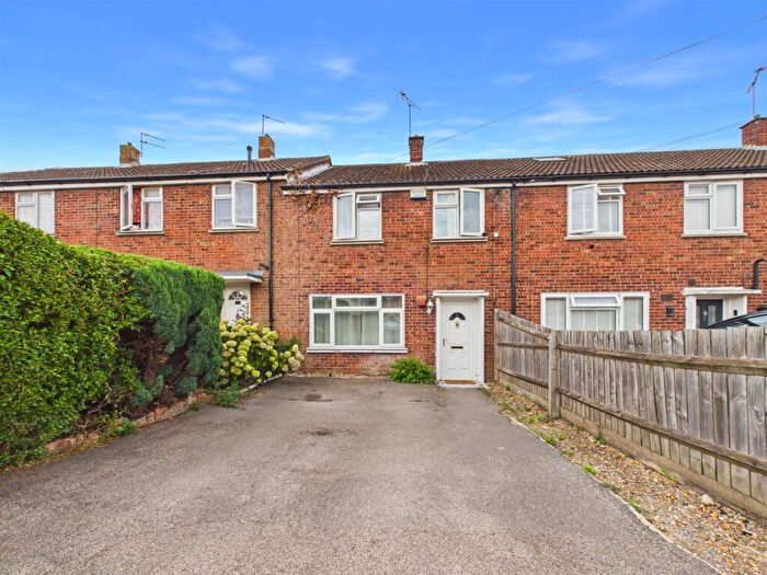 3 Bedroom Terraced House For Sale In Palmer Avenue, Aylesbury, Buckinghamshire, HP19